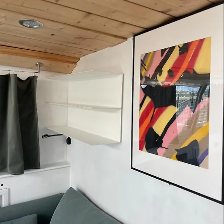 Bunte Hausboot