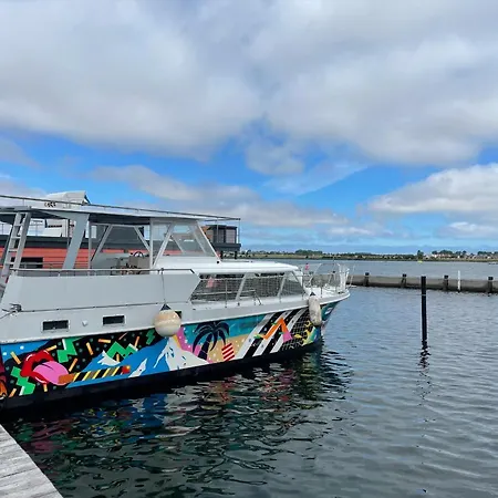 Bunte Hausboot