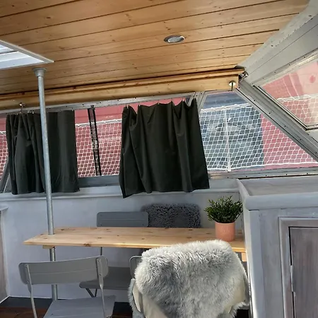 Hotel Bunte Hausboot