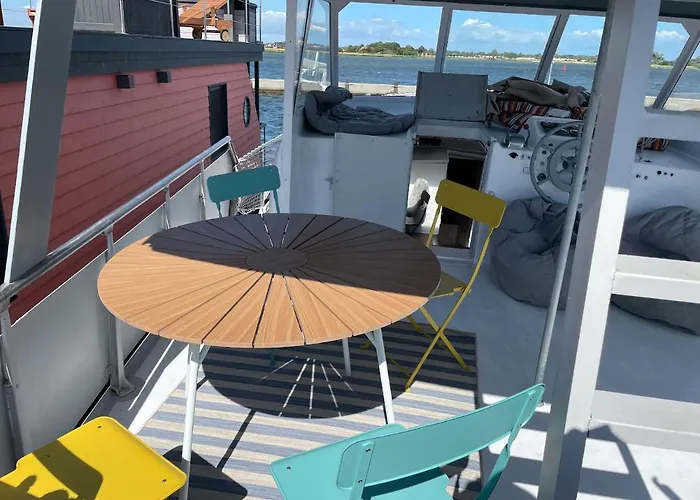 فندق Bunte Hausboot فيهمارن