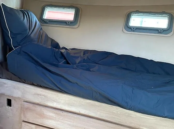 Bunte Hausboot فندق فيهمارن