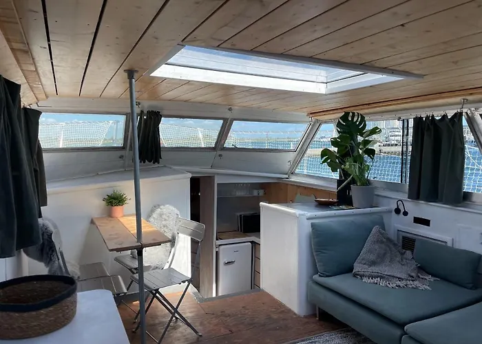 Bunte Hausboot فندق فيهمارن