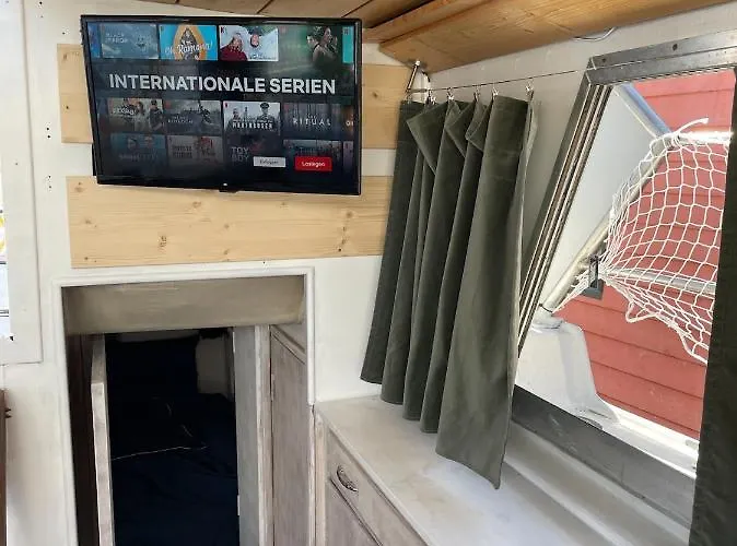 فندق Bunte Hausboot *