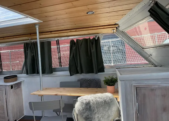 فندق Bunte Hausboot